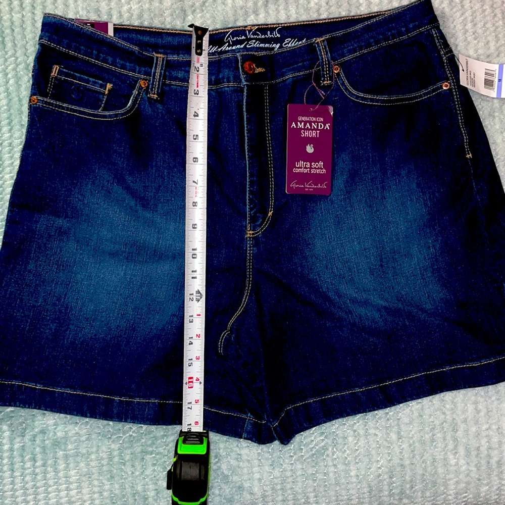 Gloria Vanderbilt Amanda shorts jean size 18